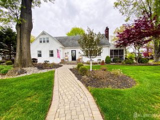 608 E Hendricks Boulevard E, South Plainfield, NJ 07080