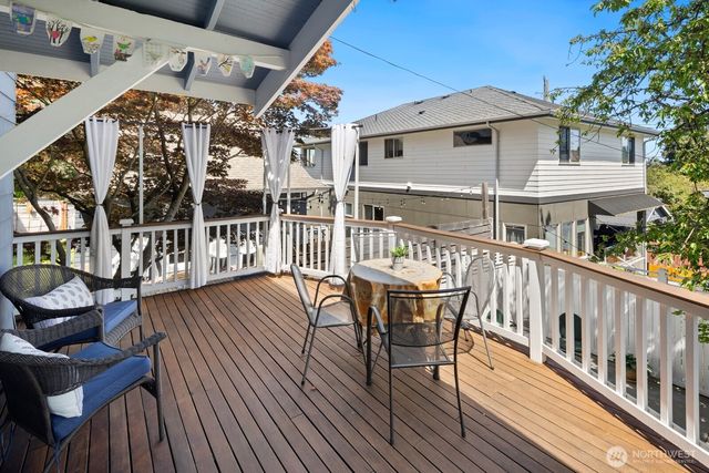 2580 5th Avenue W, Seattle, WA 98119