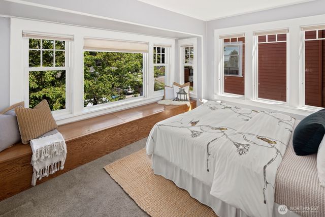 2580 5th Avenue W, Seattle, WA 98119