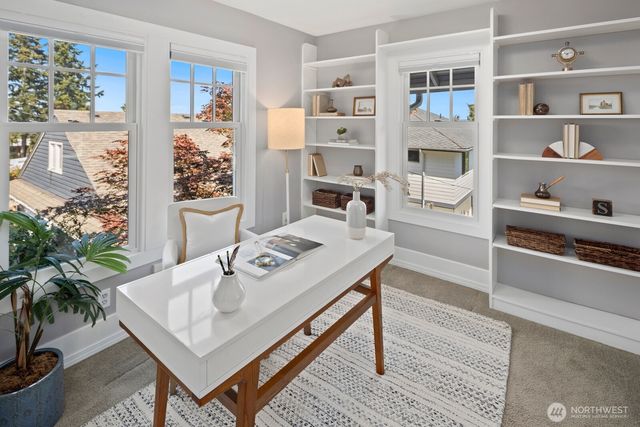 2580 5th Avenue W, Seattle, WA 98119