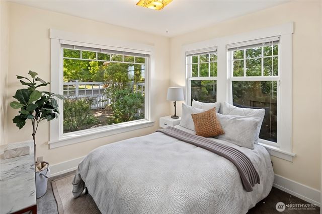 2580 5th Avenue W, Seattle, WA 98119