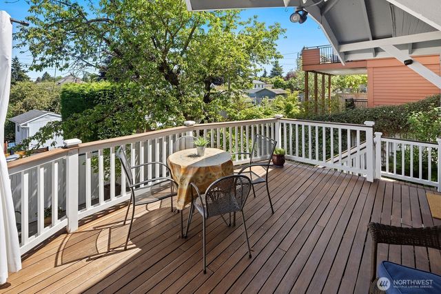2580 5th Avenue W, Seattle, WA 98119