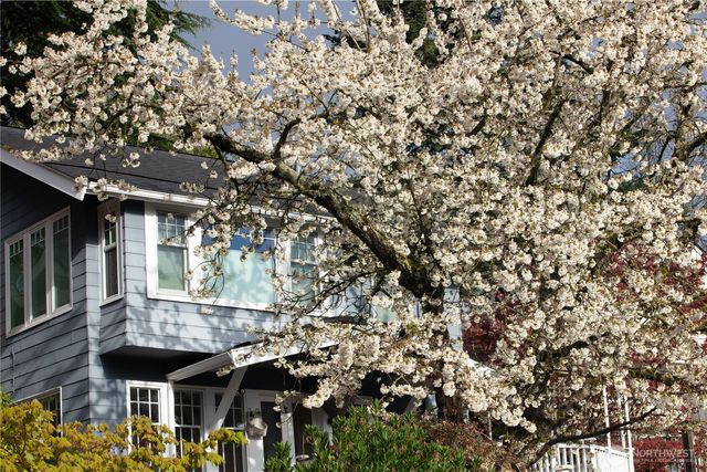 2580 5th Avenue W, Seattle, WA 98119