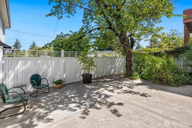 2580 5th Avenue W, Seattle, WA 98119
