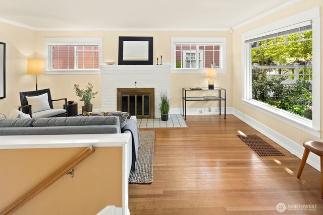 2580 5th Avenue W, Seattle, WA 98119