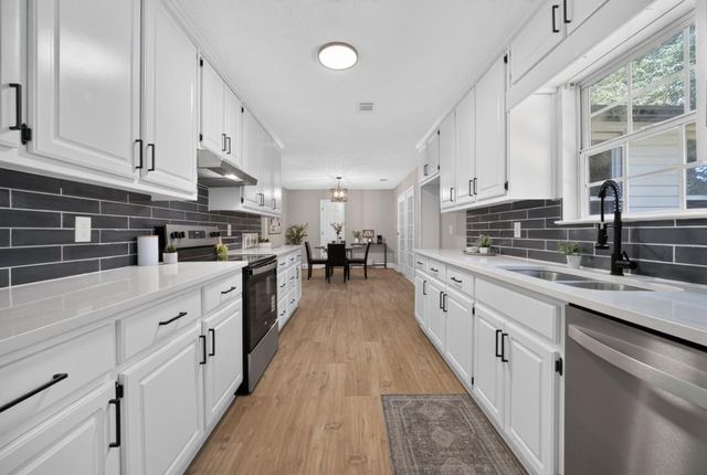 11 Willow Ridge Drive, Hampton, GA 30228