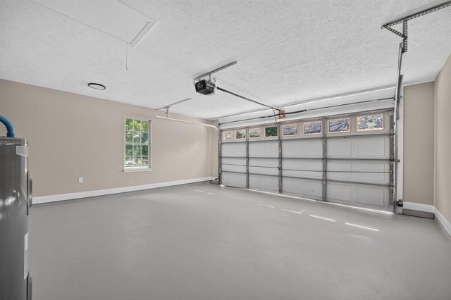 11 Willow Ridge Drive, Hampton, GA 30228