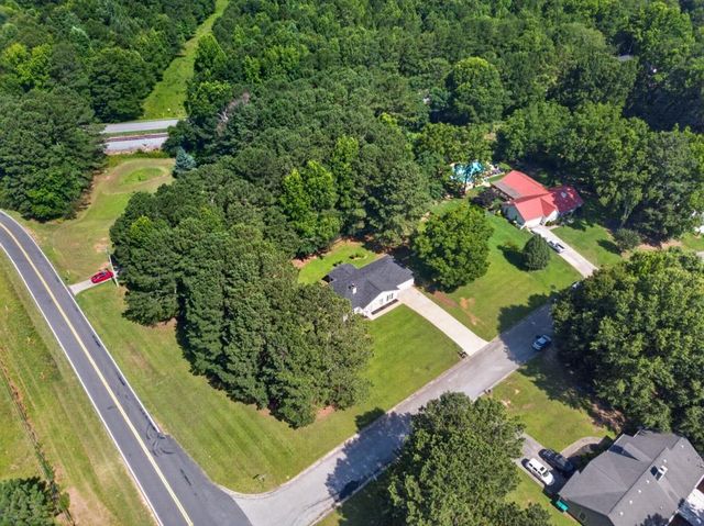 11 Willow Ridge Drive, Hampton, GA 30228