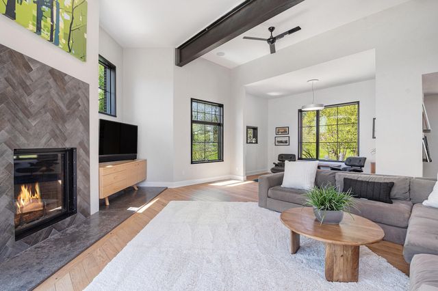 1950 Robinson Road SE, East Grand Rapids, MI 49506