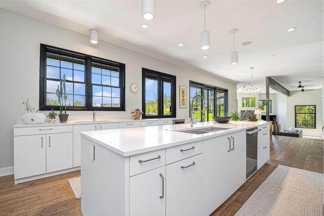 1950 Robinson Road SE, East Grand Rapids, MI 49506