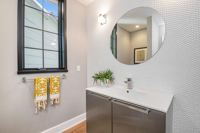 1950 Robinson Road SE, East Grand Rapids, MI 49506