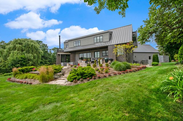 1950 Robinson Road SE, East Grand Rapids, MI 49506