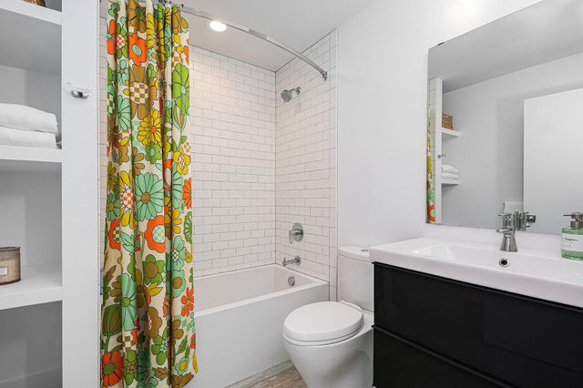 1950 Robinson Road SE, East Grand Rapids, MI 49506