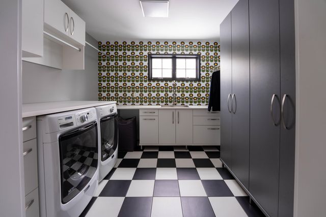 1950 Robinson Road SE, East Grand Rapids, MI 49506