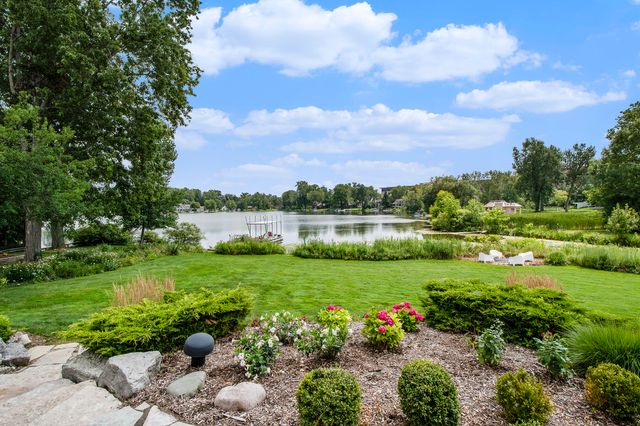 1950 Robinson Road SE, East Grand Rapids, MI 49506