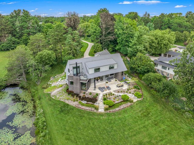 1950 Robinson Road SE, East Grand Rapids, MI 49506