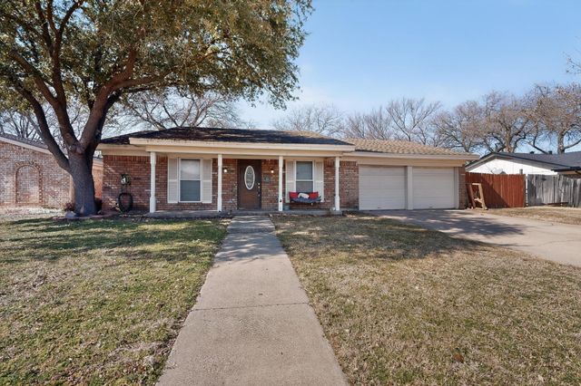 2205 Shady Brook Drive, Bedford, TX 76021