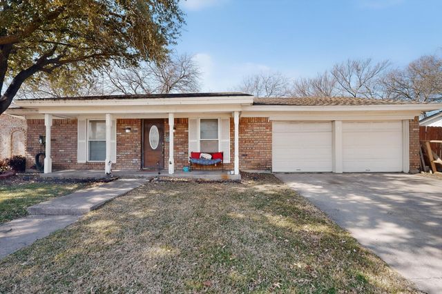 2205 Shady Brook Drive, Bedford, TX 76021