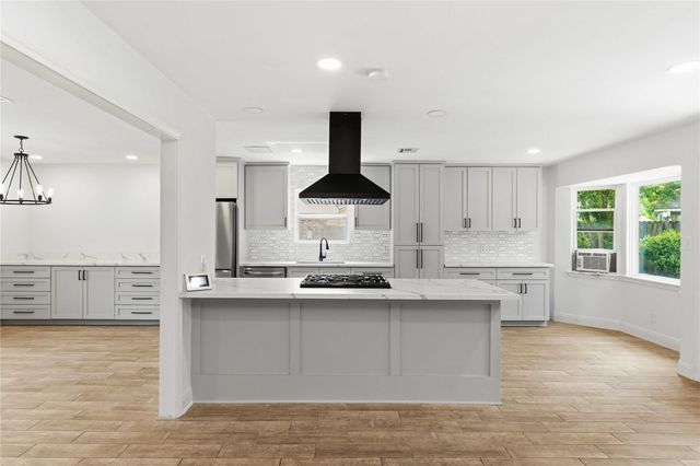 9739 Philmont Drive, Houston, TX 77080