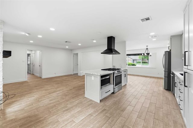 9739 Philmont Drive, Houston, TX 77080