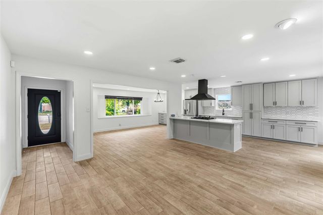 9739 Philmont Drive, Houston, TX 77080