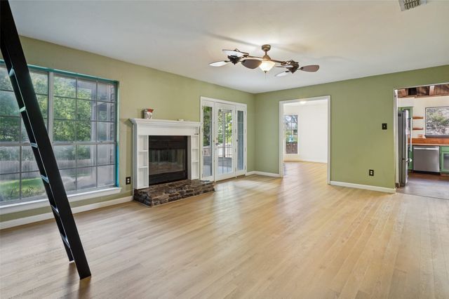 8420 Creekbluff Drive, Dallas, TX 75249