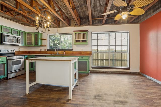 8420 Creekbluff Drive, Dallas, TX 75249