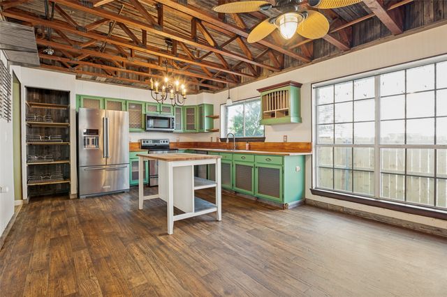 8420 Creekbluff Drive, Dallas, TX 75249