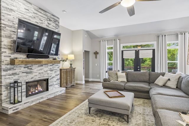 940 Century Oak Dr, Nashville, TN 37211