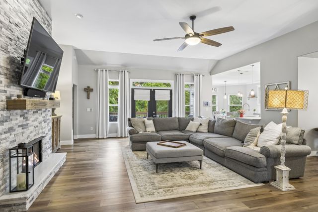 940 Century Oak Dr, Nashville, TN 37211