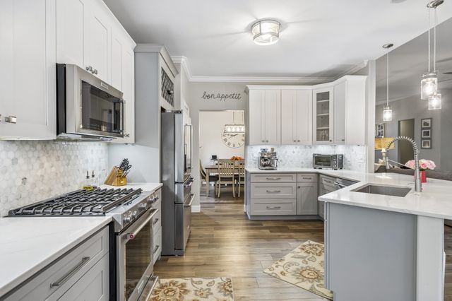 940 Century Oak Dr, Nashville, TN 37211