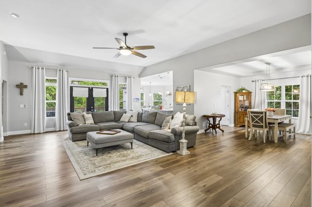 940 Century Oak Dr, Nashville, TN 37211