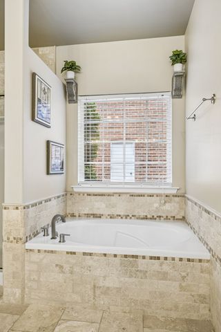 940 Century Oak Dr, Nashville, TN 37211