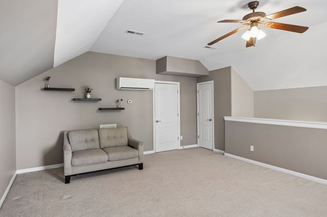 940 Century Oak Dr, Nashville, TN 37211