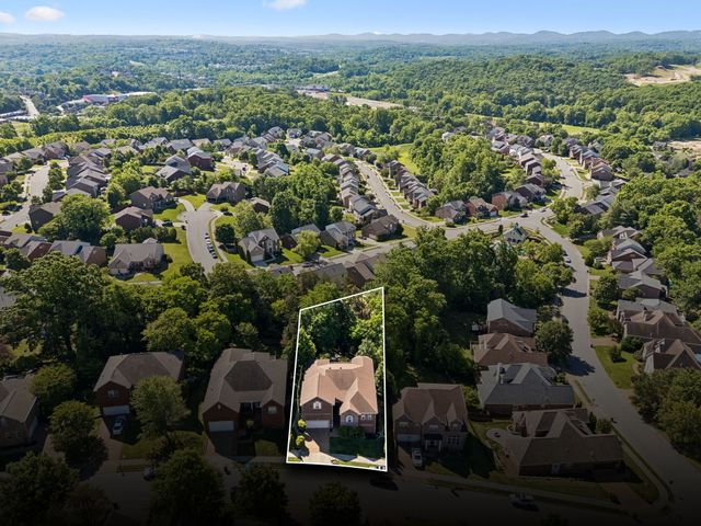 940 Century Oak Dr, Nashville, TN 37211