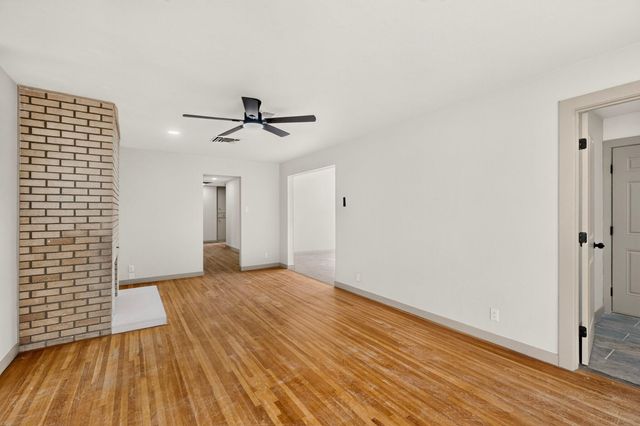 421 La Veta Drive NE, Albuquerque, NM 87108