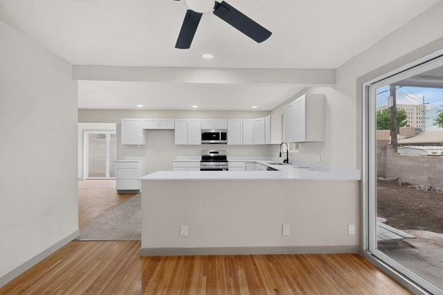 421 La Veta Drive NE, Albuquerque, NM 87108