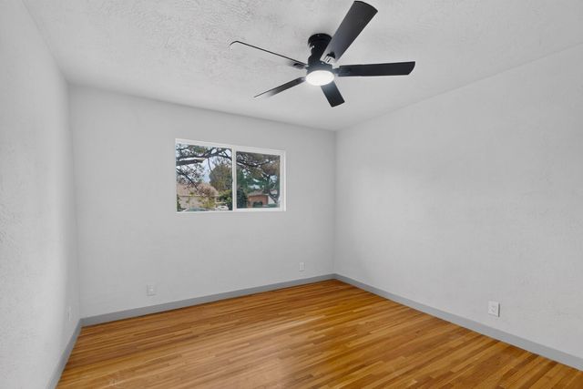 421 La Veta Drive NE, Albuquerque, NM 87108