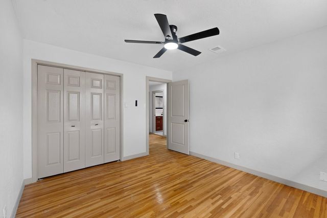 421 La Veta Drive NE, Albuquerque, NM 87108