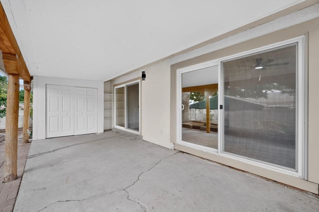 421 La Veta Drive NE, Albuquerque, NM 87108