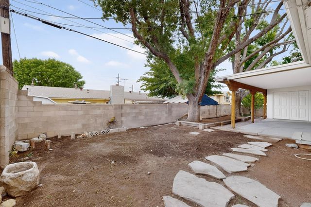 421 La Veta Drive NE, Albuquerque, NM 87108