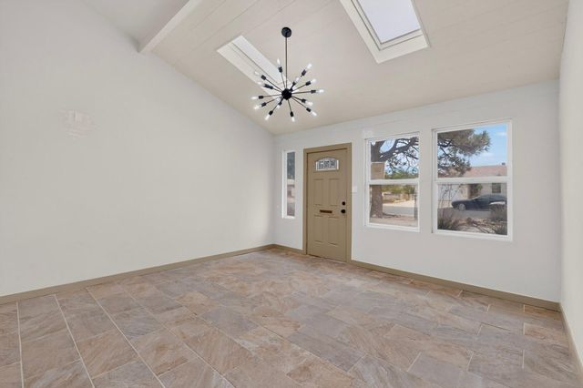 421 La Veta Drive NE, Albuquerque, NM 87108