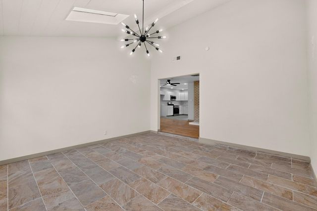 421 La Veta Drive NE, Albuquerque, NM 87108