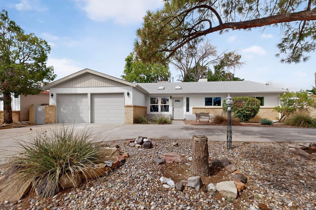 421 La Veta Drive NE, Albuquerque, NM 87108
