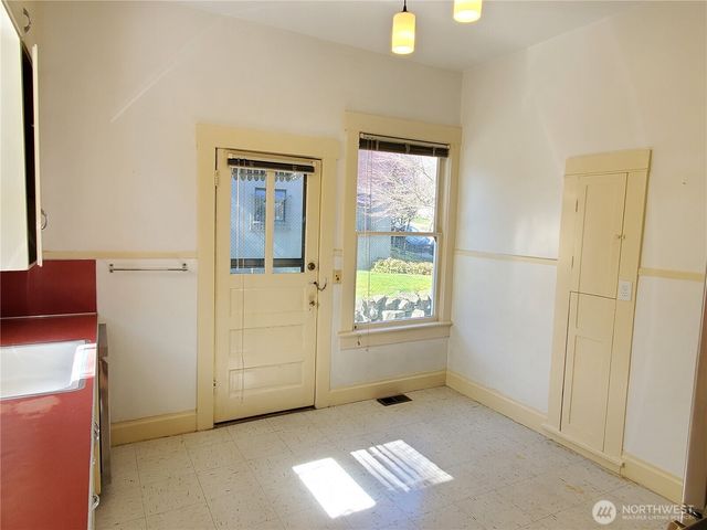 1815 E Roy Street, Seattle, WA 98112