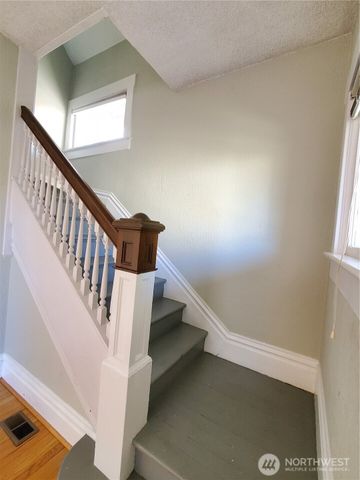 1815 E Roy Street, Seattle, WA 98112