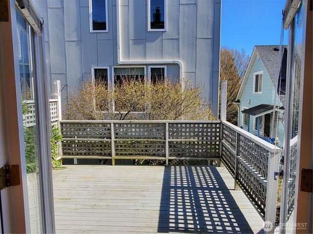 1815 E Roy Street, Seattle, WA 98112