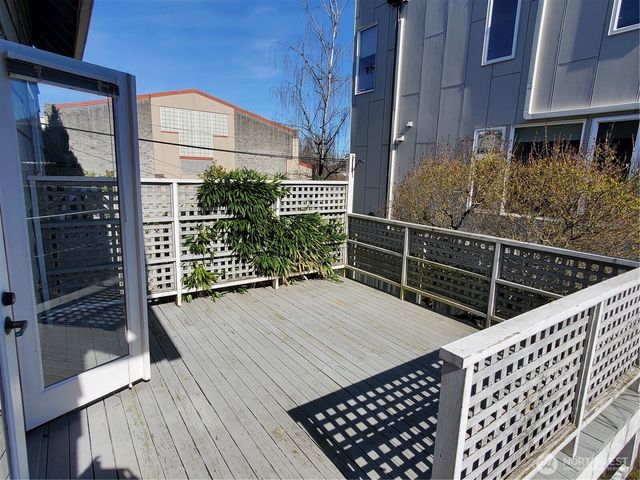 1815 E Roy Street, Seattle, WA 98112