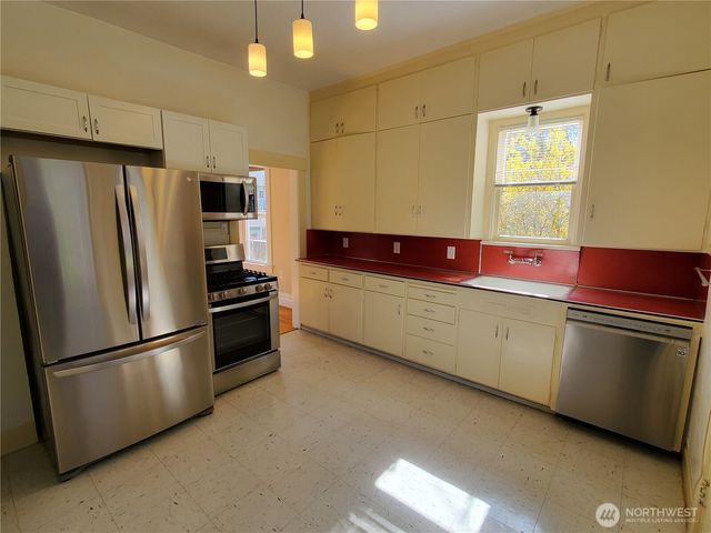 1815 E Roy Street, Seattle, WA 98112