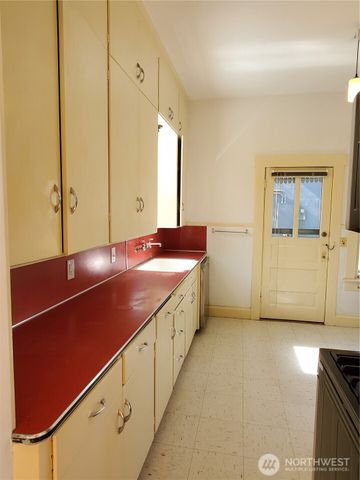 1815 E Roy Street, Seattle, WA 98112